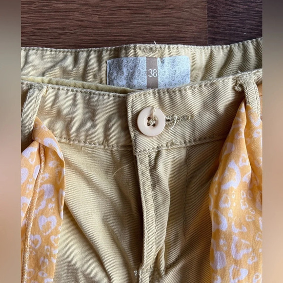 Vintage Stradivarius Yellow Shorts - Size 6 - Picture 3 of 4